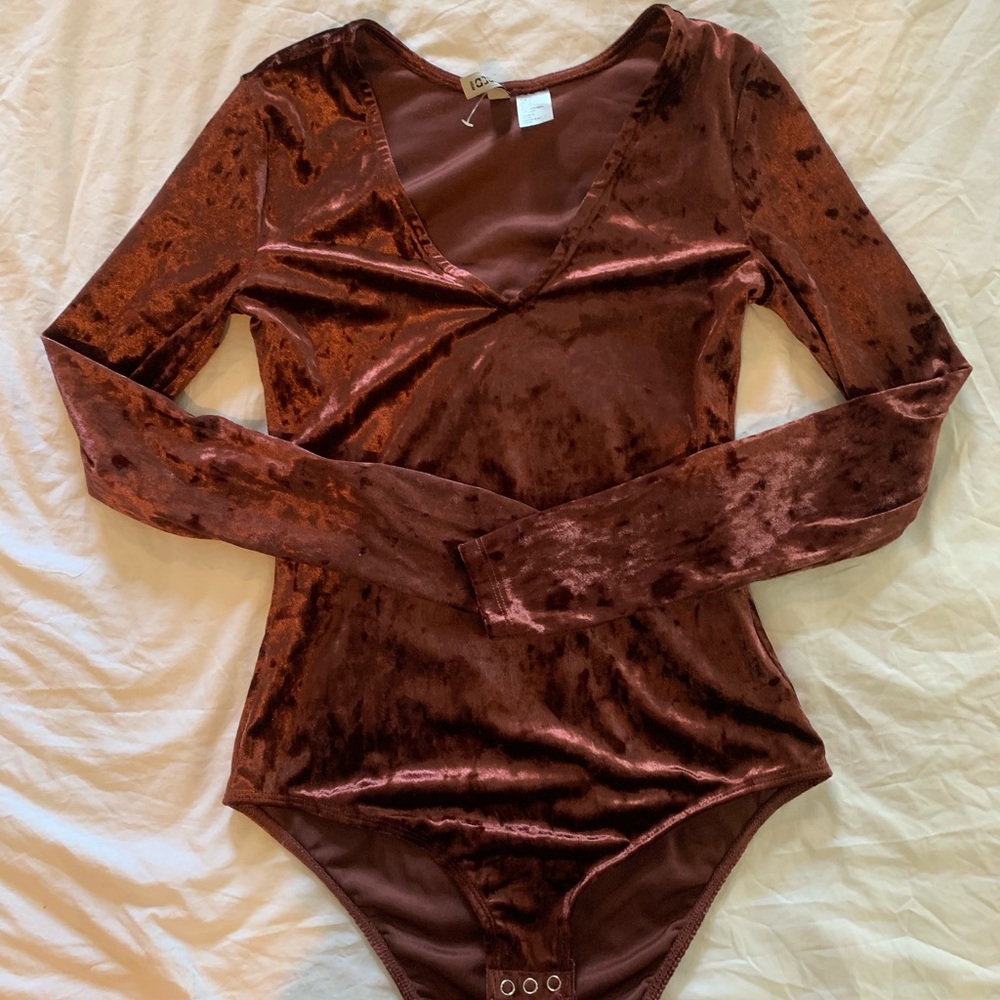H&M DIVIDED crushed velvet bodysuit